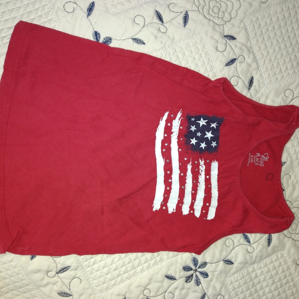 Red shirt with no sleeve with america symbol